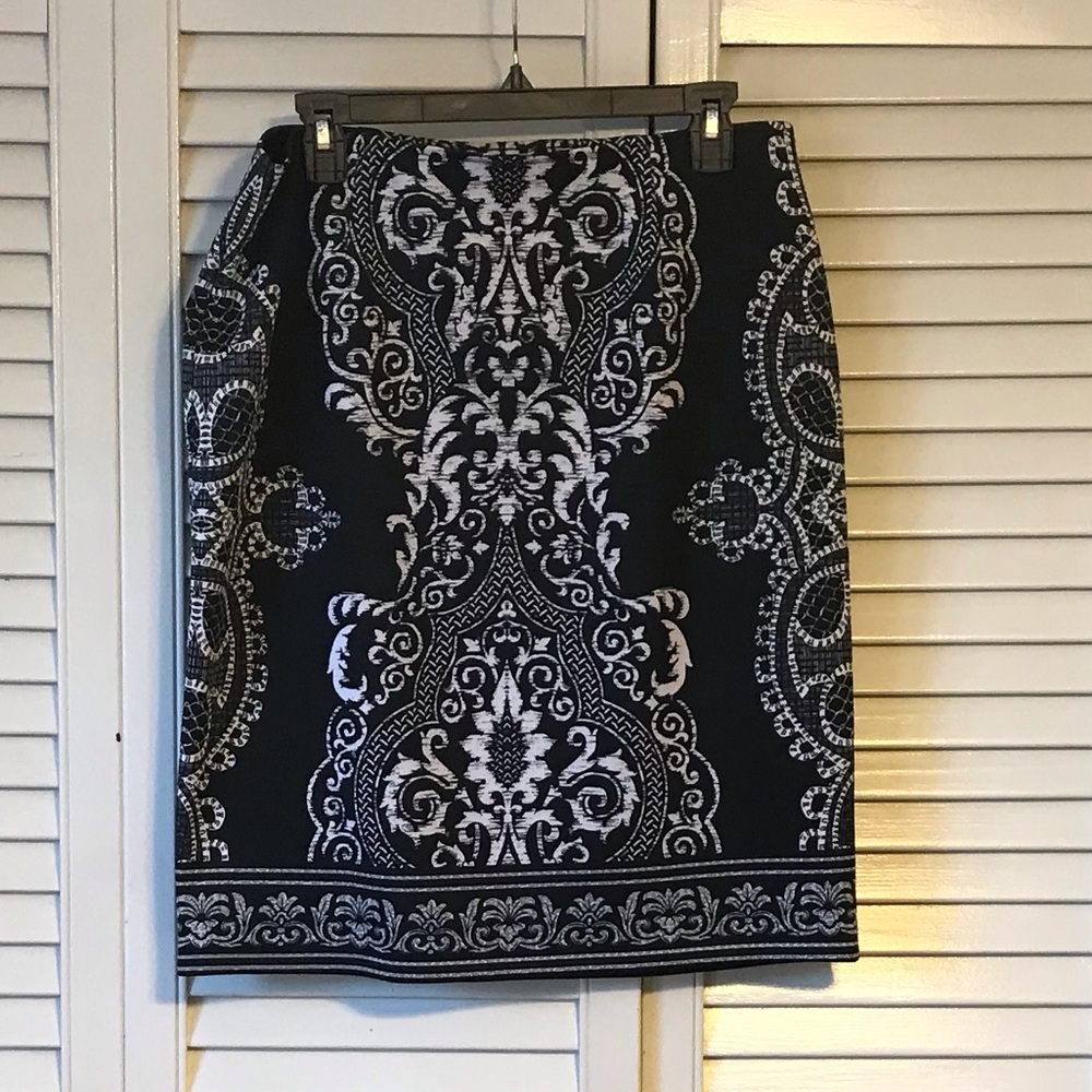 Sharagano Black and White Pencil Skirt